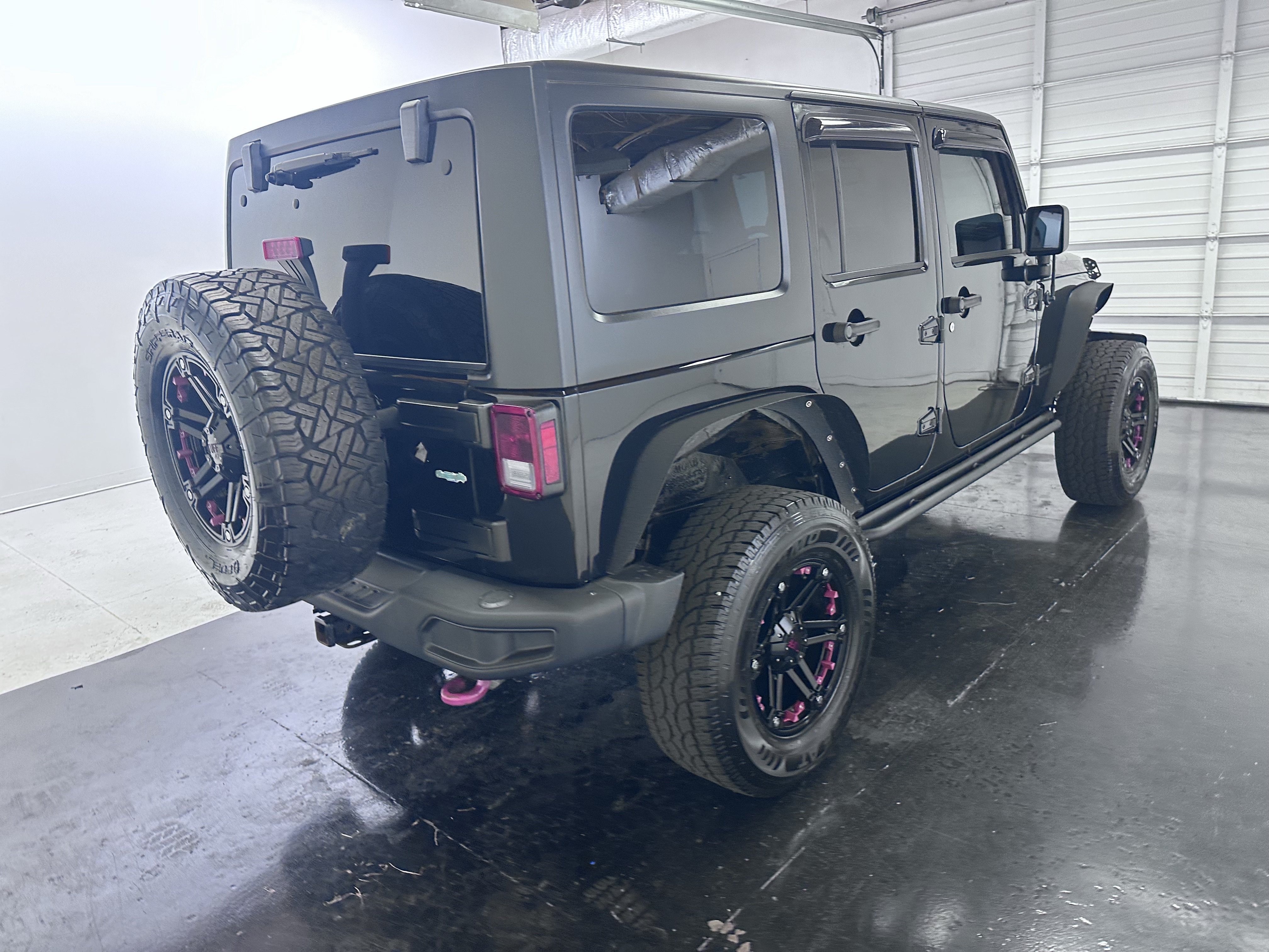 Used 2015 Jeep Wrangler Unlimited Rubicon AWD/4WD image 15