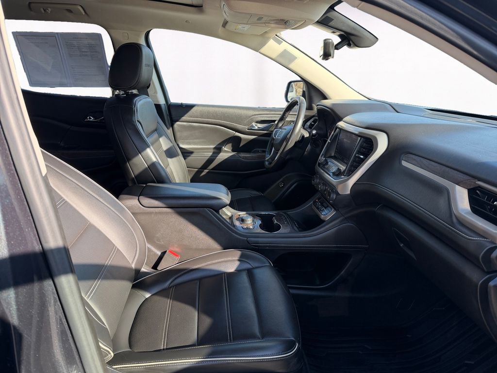 Used 2022 GMC Acadia Denali w/ Denali Technology Package image 15