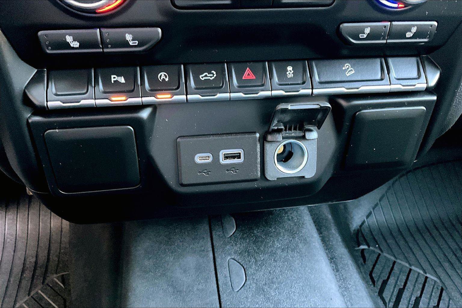 Used 2022 Chevrolet Silverado 1500 LT AWD/4WD image 31