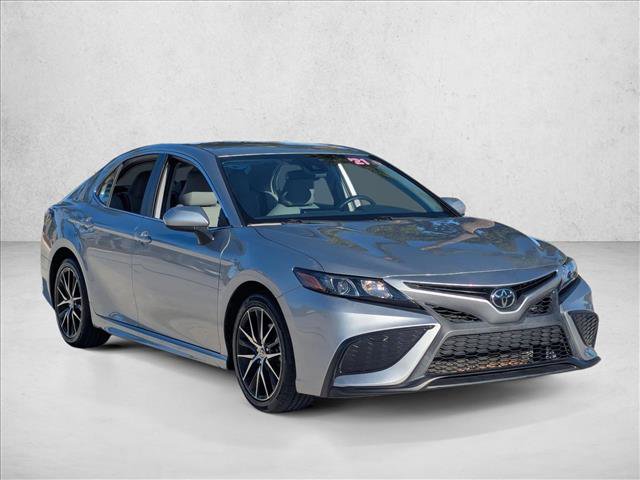 Used 2021 Toyota Camry SE image 3