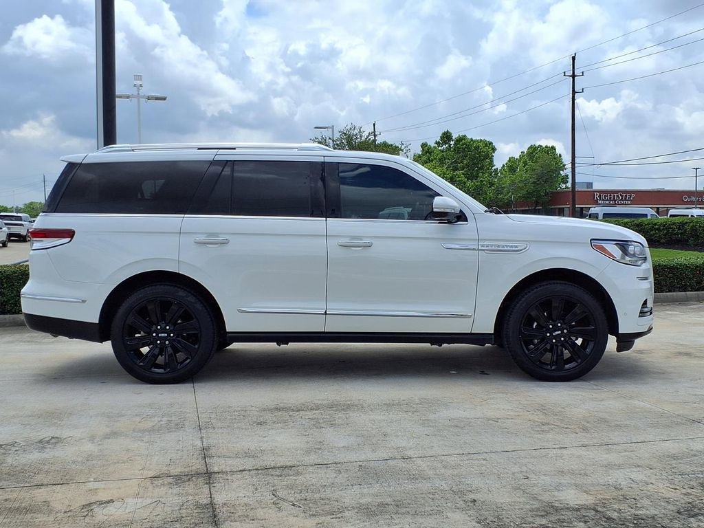 Used 2024 Lincoln Navigator Reserve AWD/4WD image 8