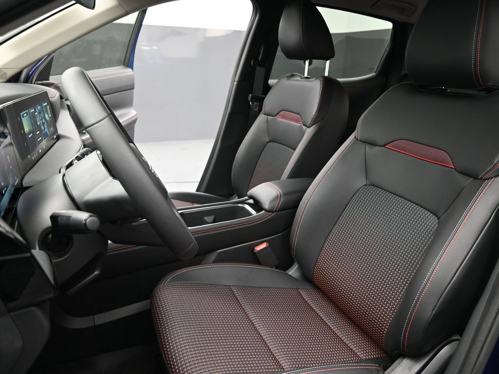New 2026 Nissan Kicks SR FWD image 18