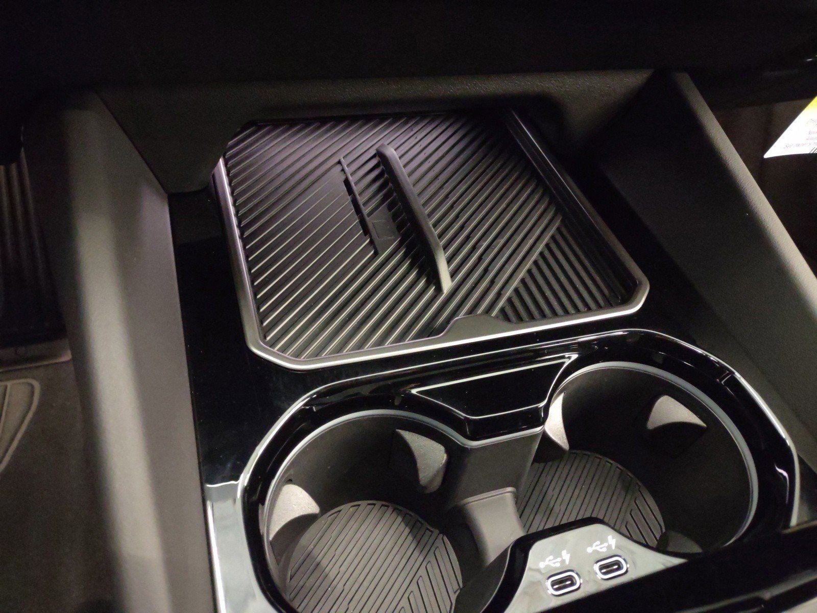 Used 2024 BMW 530i w/ Premium Package RWD image 21