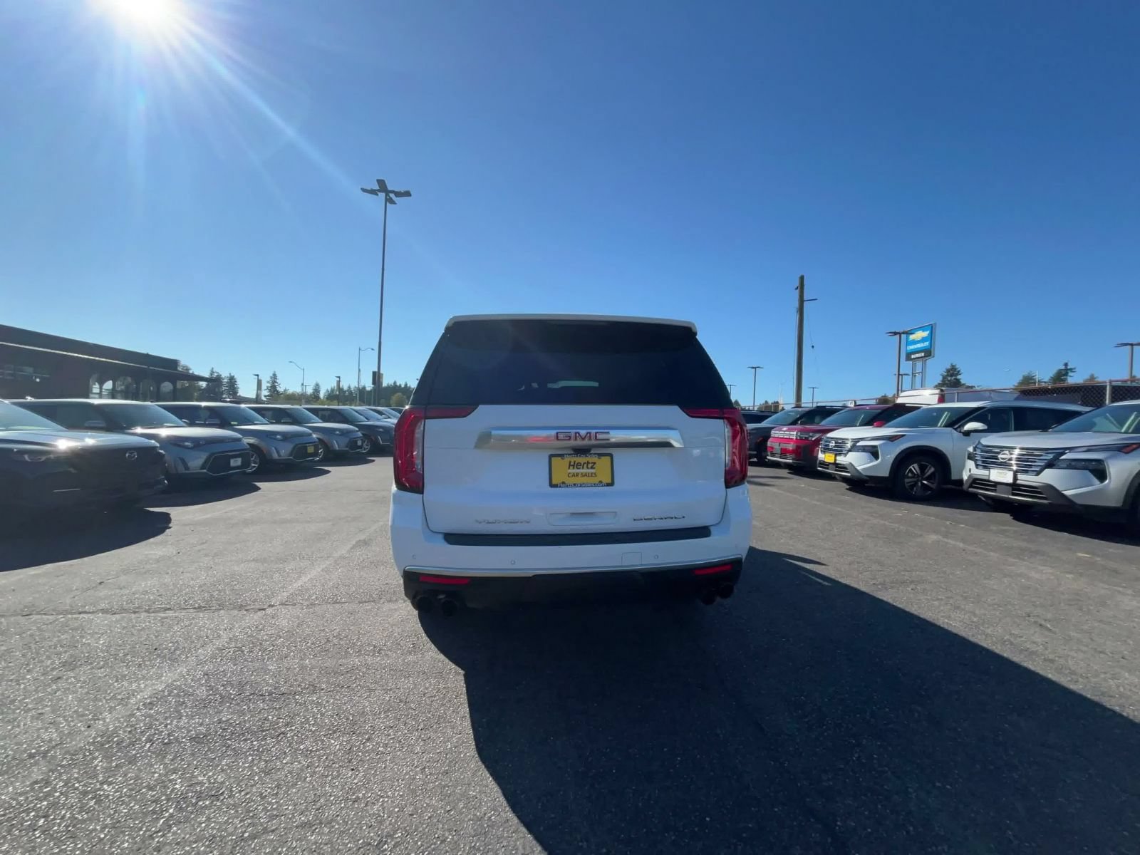 Used 2021 GMC Yukon Denali w/ Denali Premium Package AWD/4WD image 12