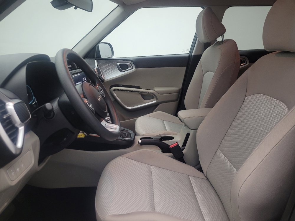 Used 2025 Kia Soul S FWD image 17