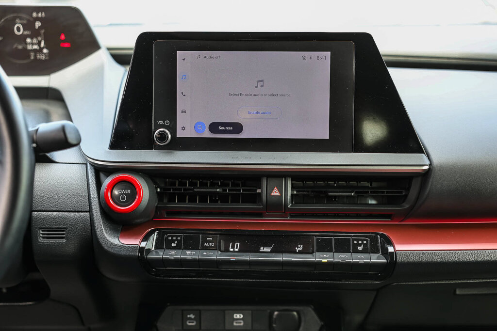 Certified 2023 Toyota Prius Prime FWD image 3