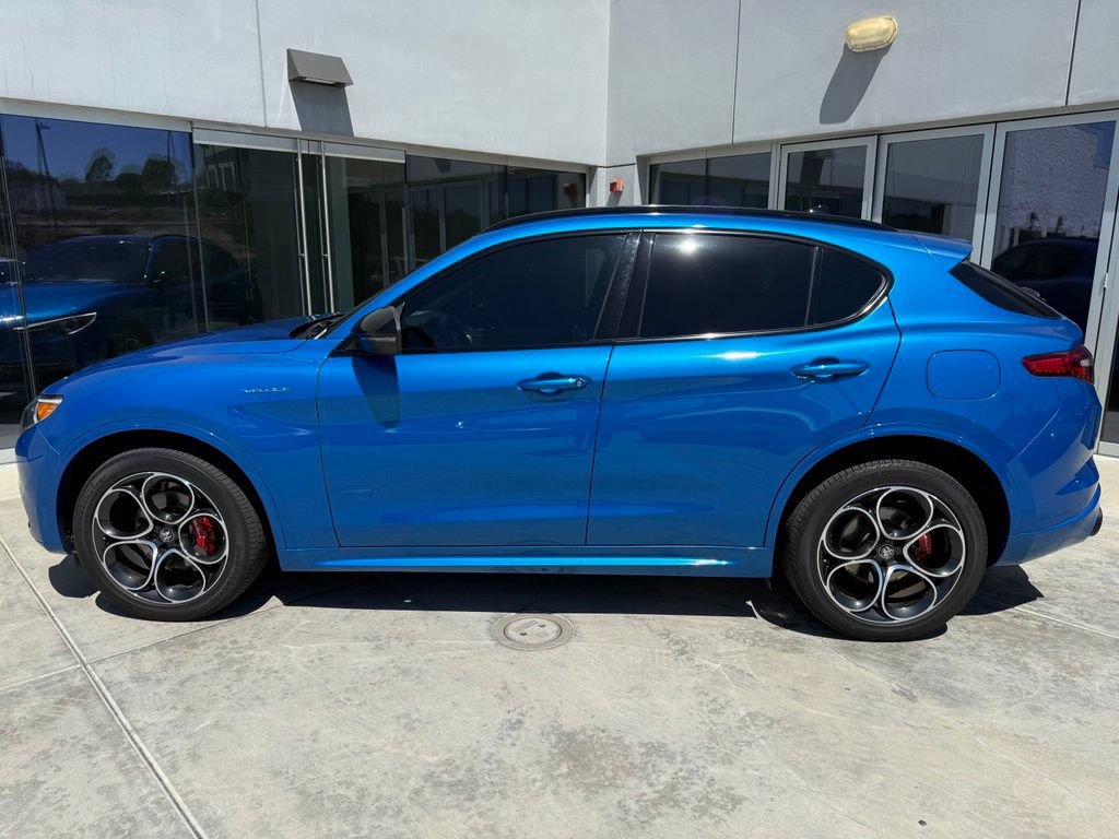 Used 2023 Alfa Romeo Stelvio Veloce AWD/4WD image 6