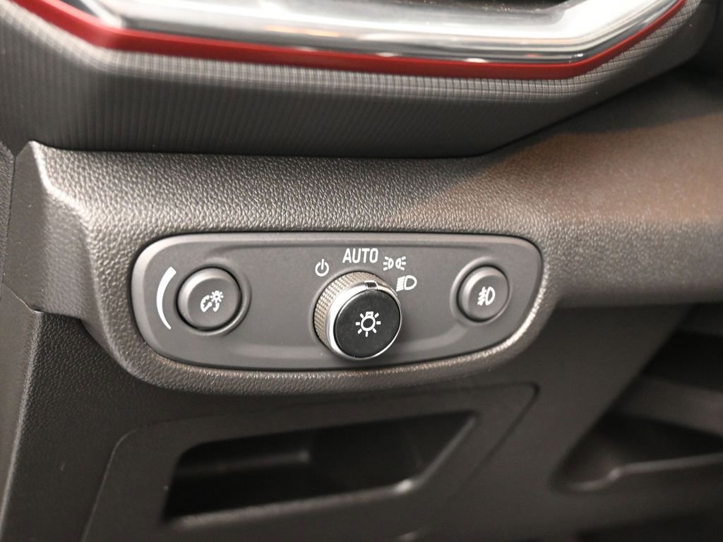 Used 2023 Chevrolet TrailBlazer RS w/ Convenience Package image 14