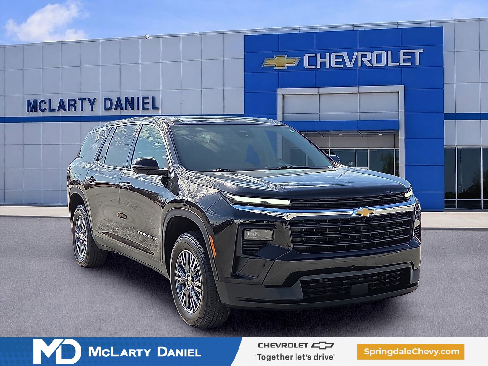 Certified 2024 Chevrolet Traverse LS FWD image 1