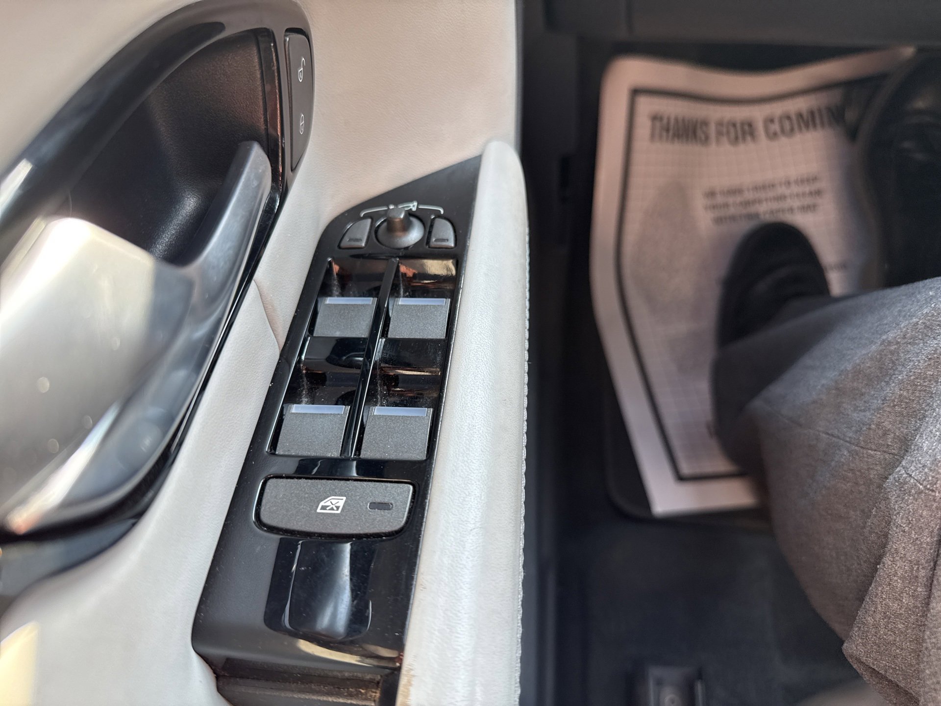 Used 2019 Land Rover Range Rover Evoque HSE image 18