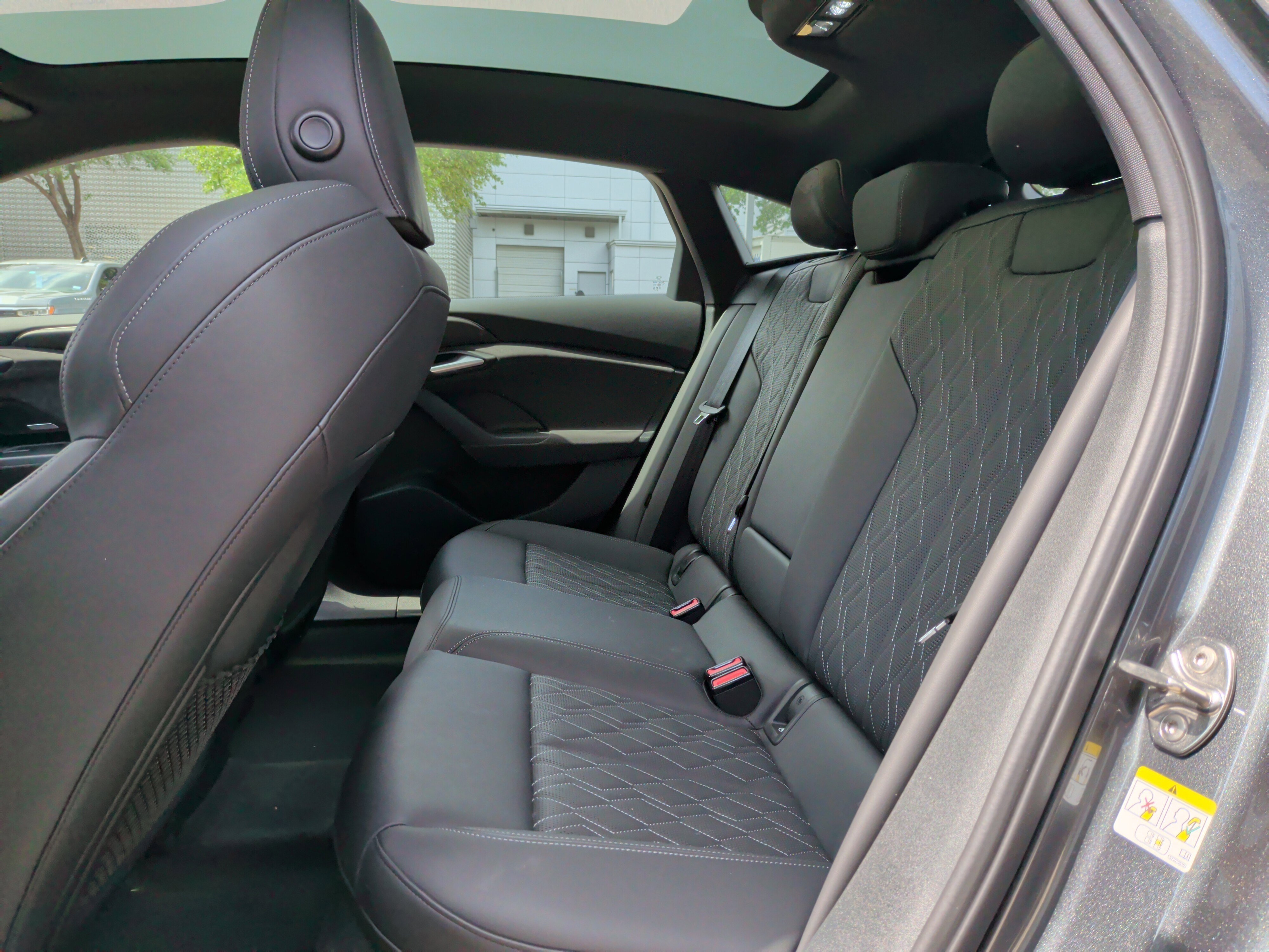 Used 2025 Audi S6 e-tron Premium Plus w/ Premium Plus image 33