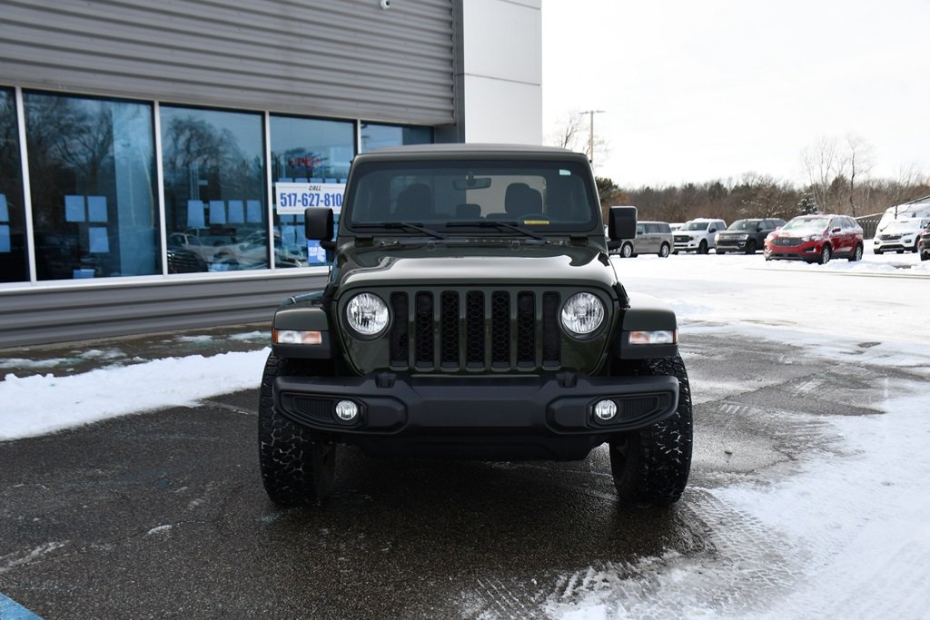 Used 2022 Jeep Gladiator Overland w/ Cold Weather Group image 10
