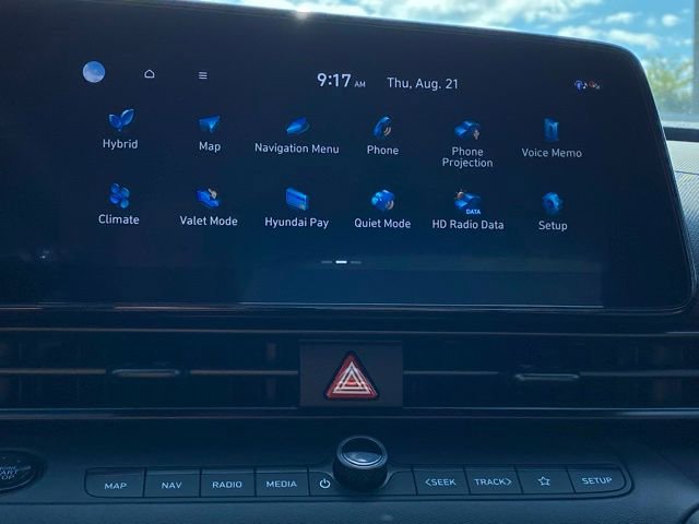 New 2025 Hyundai Elantra Hybrid FWD image 14