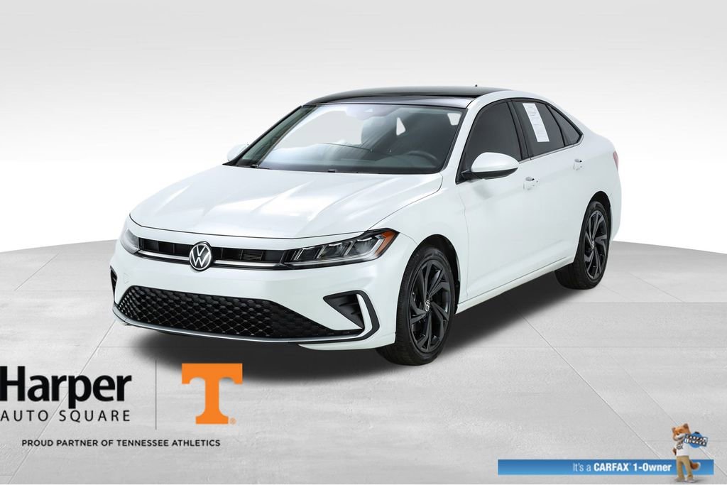 Used 2025 Volkswagen Jetta SE w/ Sunroof Package