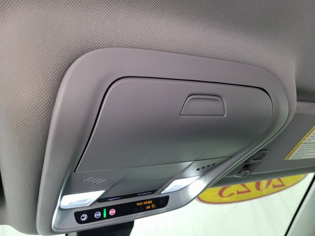 Used 2023 GMC Terrain SLE image 38