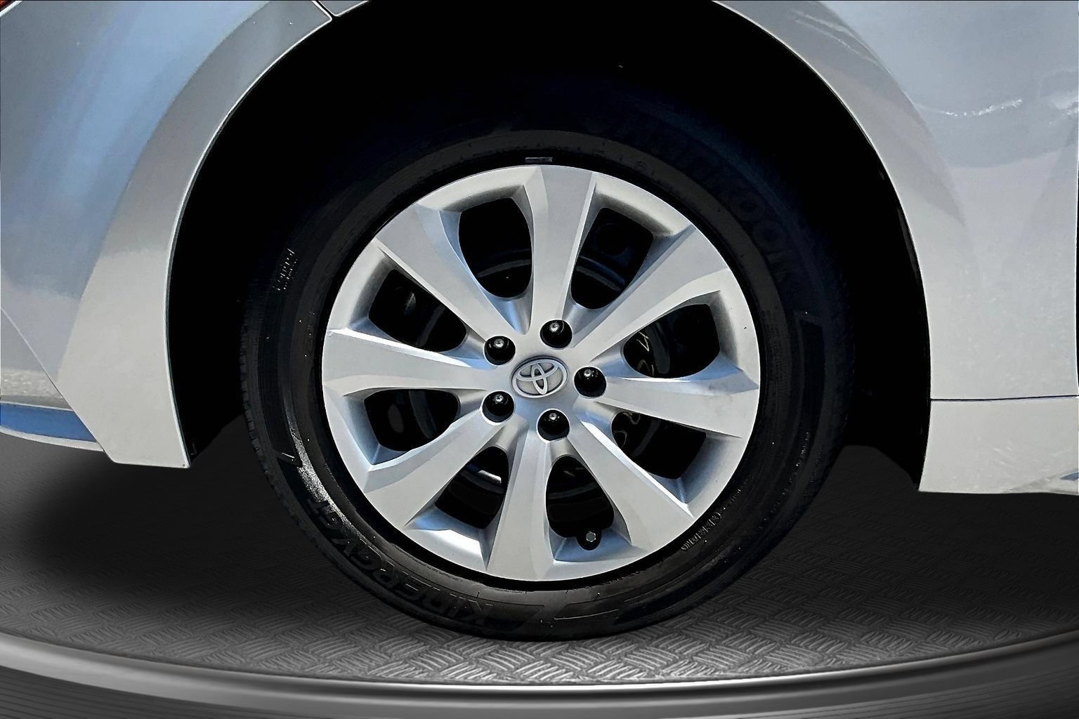 Used 2021 Toyota Corolla LE FWD image 26