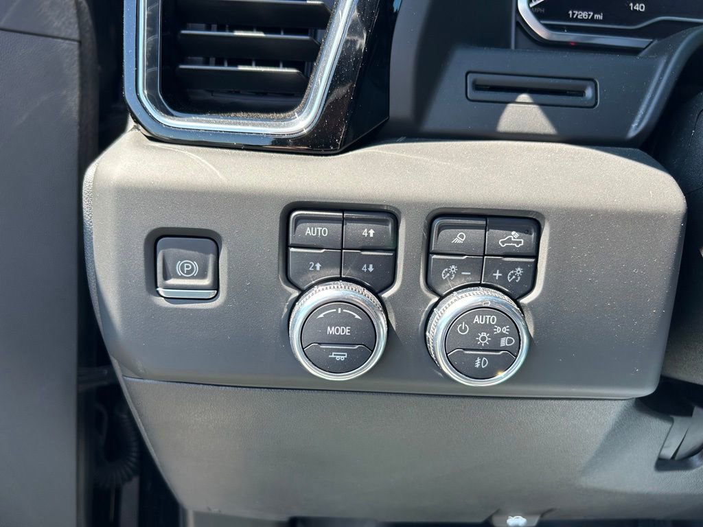 Used 2024 GMC Sierra 2500 Denali AWD/4WD image 9