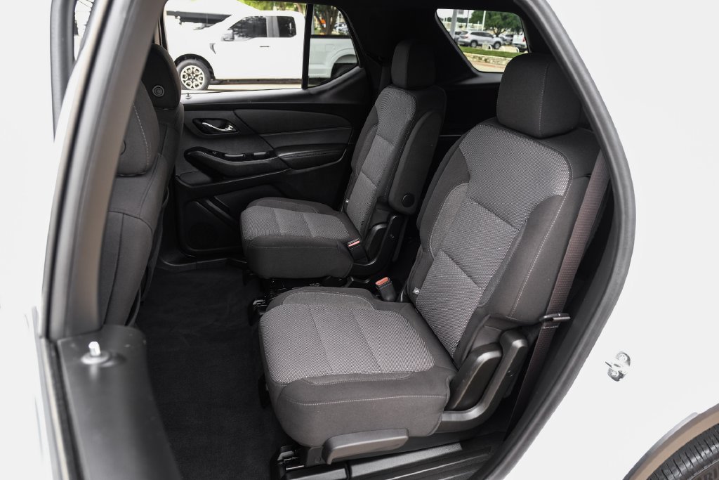 Used 2023 Chevrolet Traverse LT AWD/4WD image 45