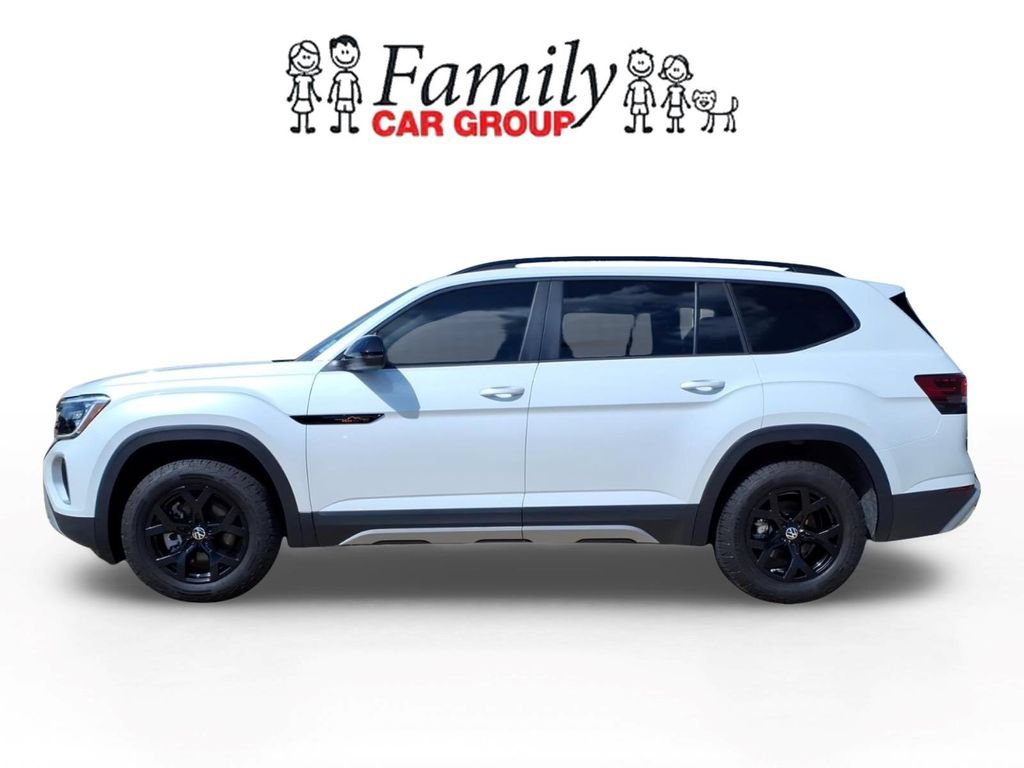 Used 2024 Volkswagen Atlas Peak Edition SEL AWD/4WD image 2
