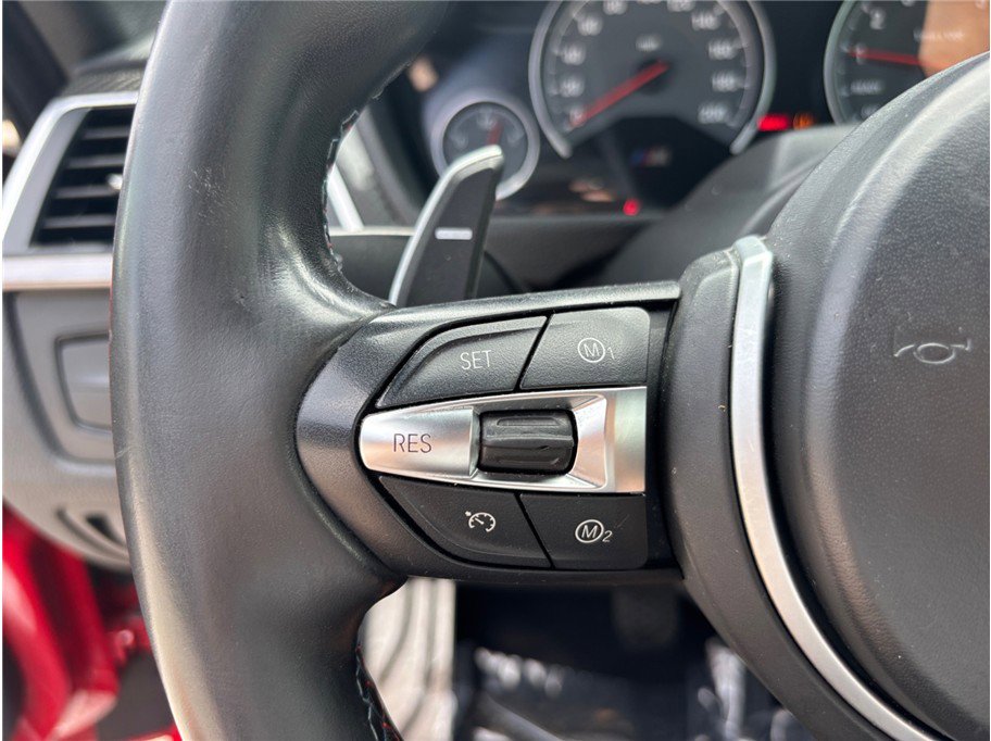 Used 2020 BMW M4 Convertible w/ Competition Package image 30
