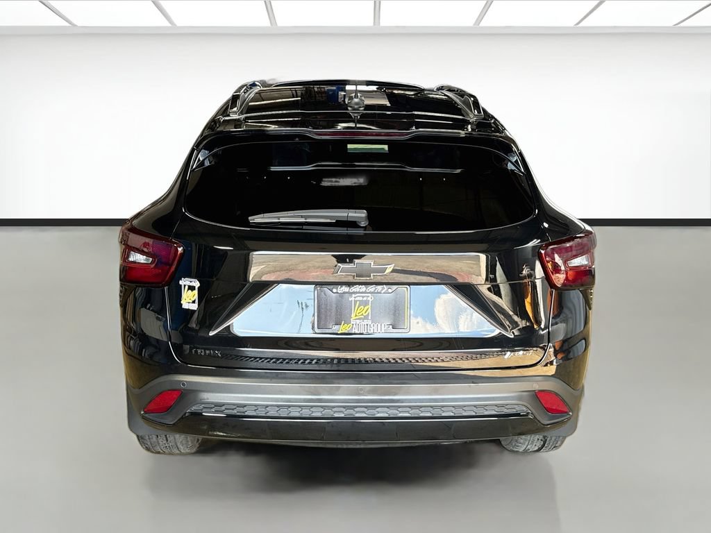 Used 2025 Chevrolet Trax RS w/ Sunroof Package FWD image 6