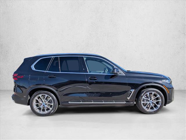 Used 2024 BMW X5 xDrive50e image 4