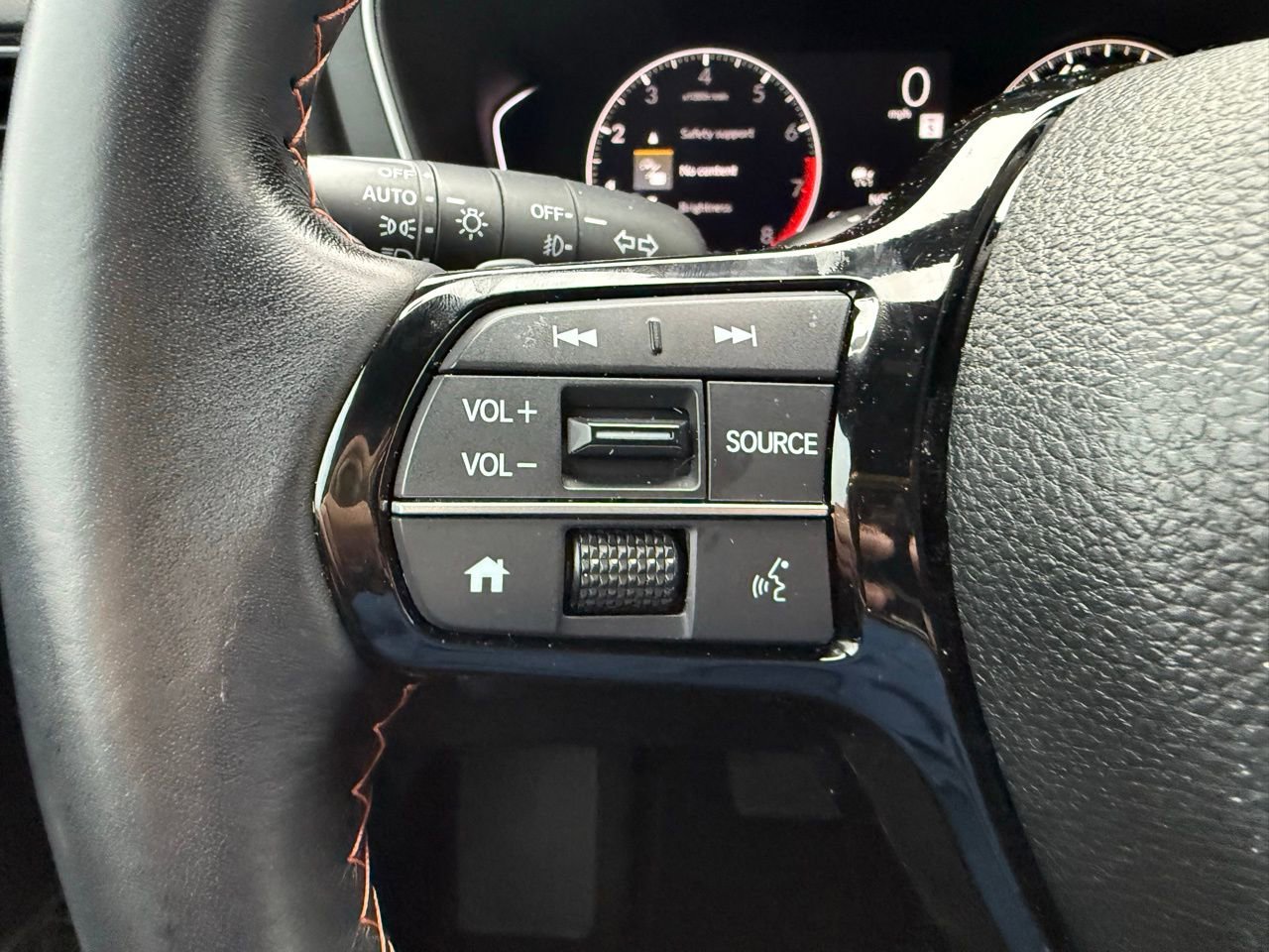 Used 2024 Honda Pilot Sport image 13