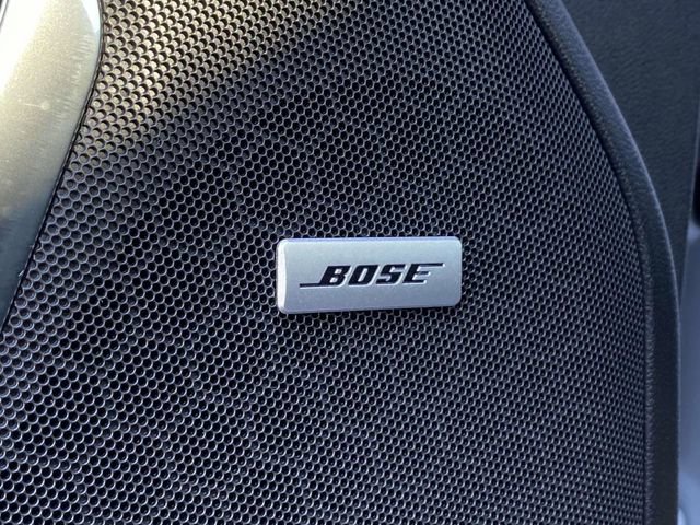 Used 2024 GMC Yukon XL SLT w/ SLT Luxury Package image 24