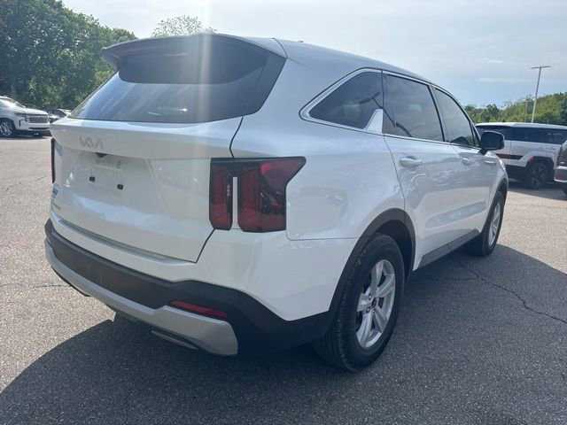 Used 2025 Kia Sorento LX FWD image 3
