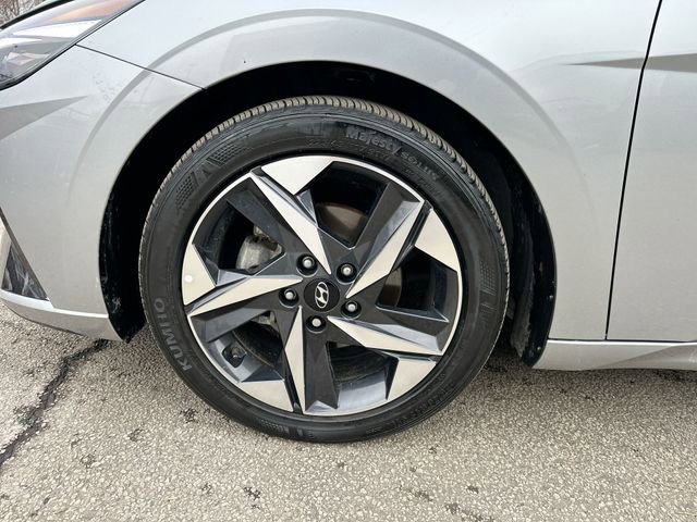 Used 2023 Hyundai Elantra Limited w/ Cargo Package image 21
