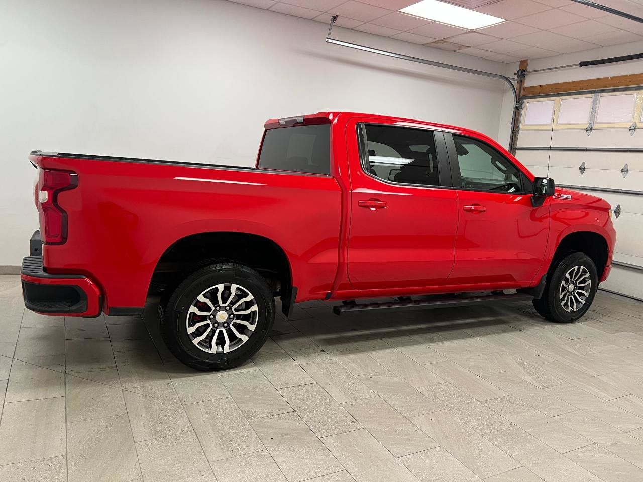 Used 2022 Chevrolet Silverado 1500 RST AWD/4WD image 9