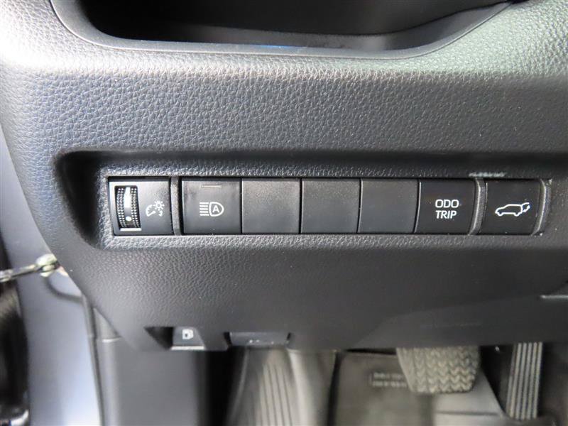 Used 2023 Toyota RAV4 XSE AWD/4WD image 15