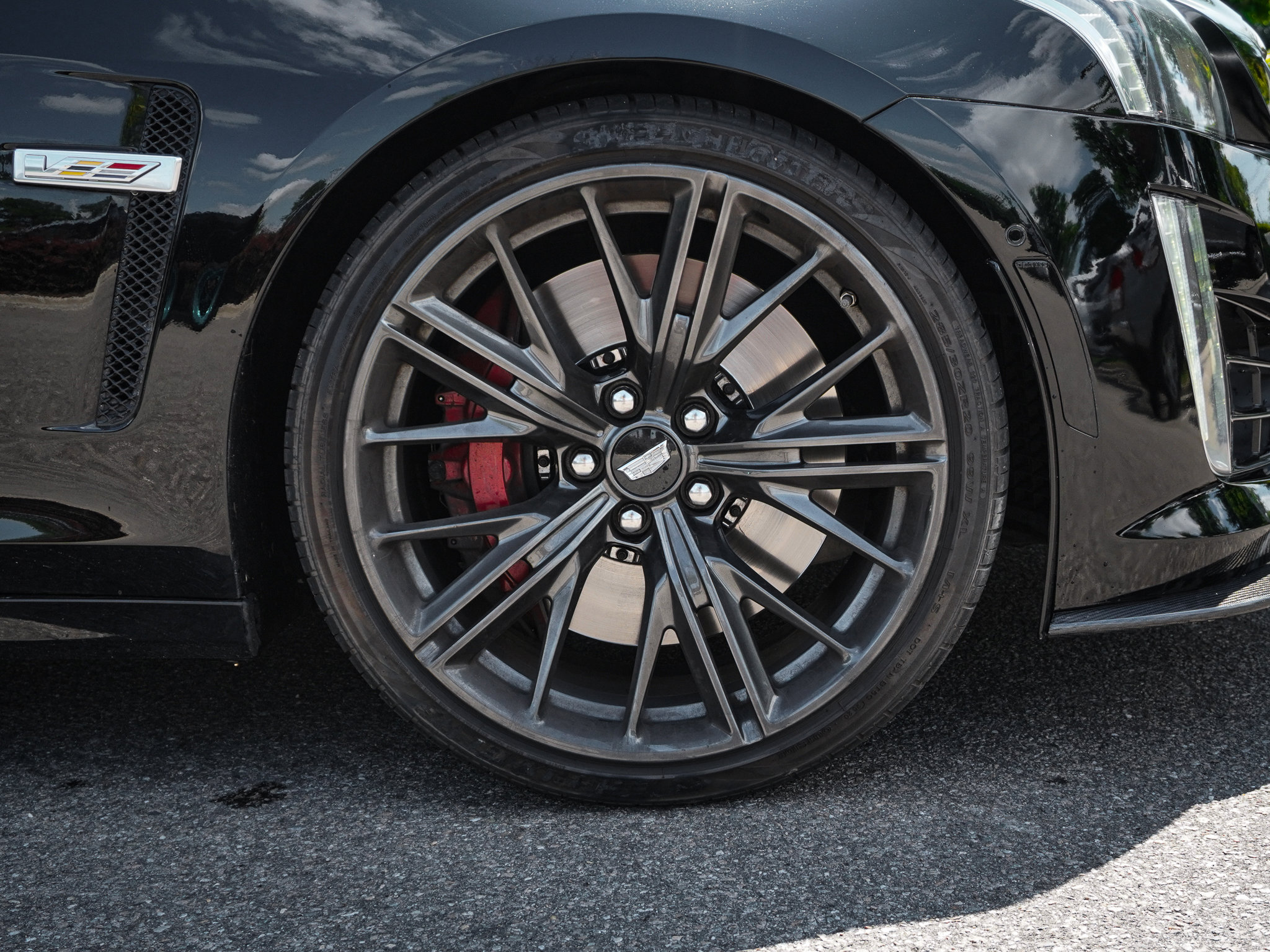 Used 2019 Cadillac CTS V w/ Carbon Fibre Package RWD image 12