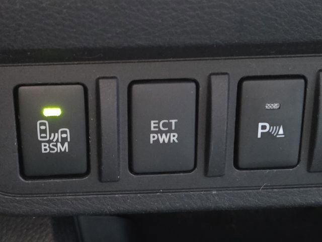 Used 2021 Toyota Tacoma TRD Off-Road w/ Technology Package image 5