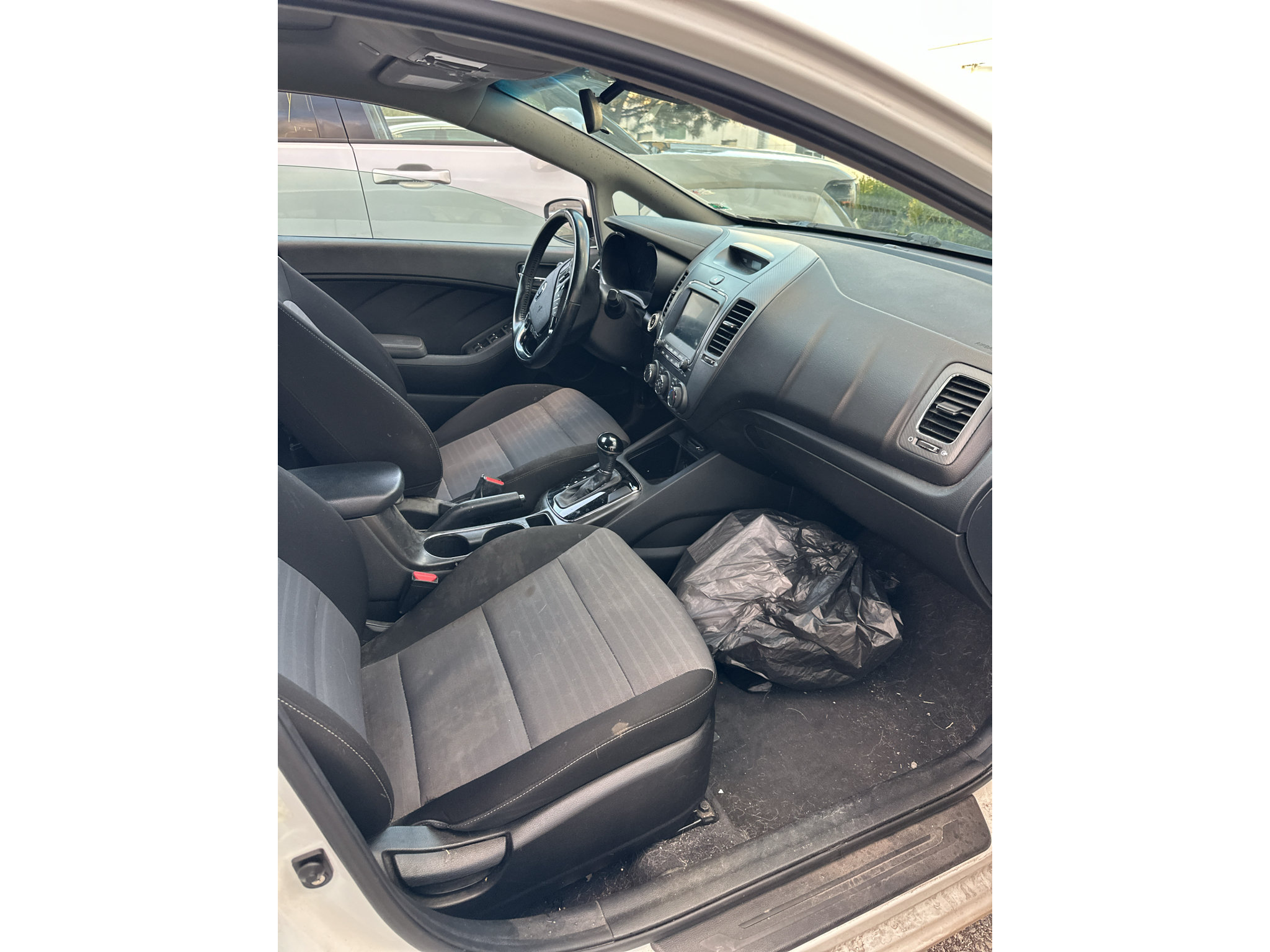 Used 2018 Kia Forte S w/ S Technology Plus Package FWD image 7