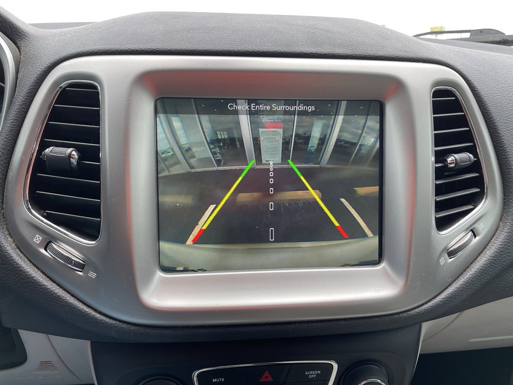 Used 2018 Jeep Compass Latitude w/ Popular Equipment Group image 16