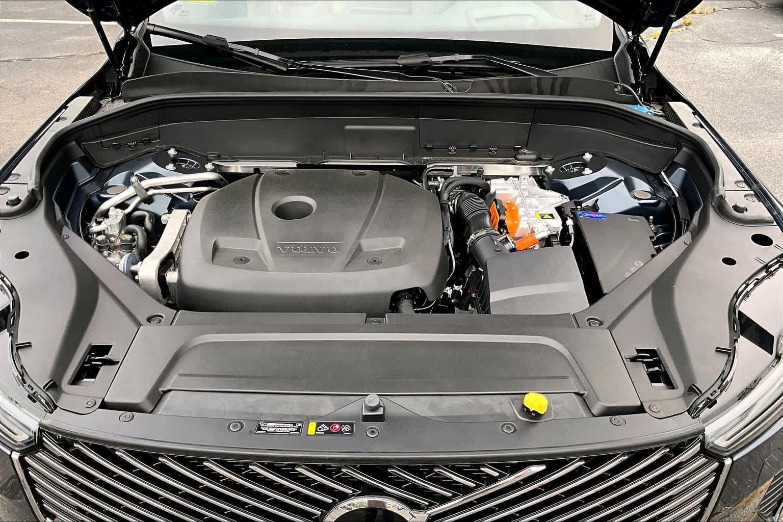 New 2026 Volvo XC90 T8 Ultra w/ Protection Package Premier AWD/4WD image 14