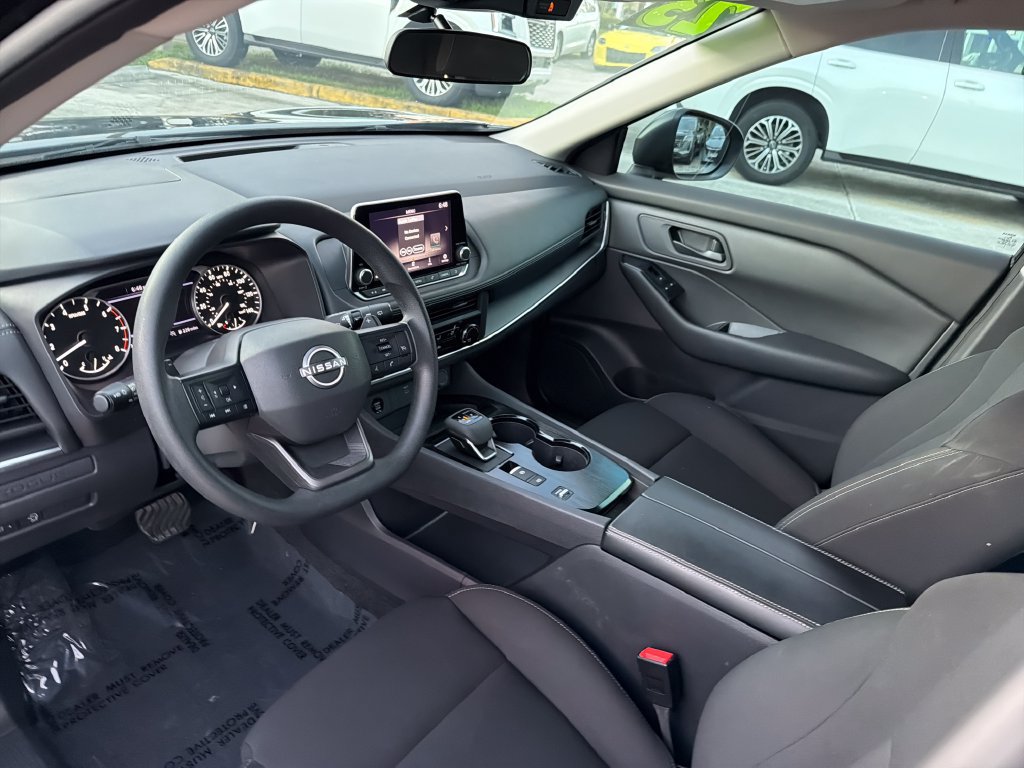 Used 2025 Nissan Rogue S FWD image 12