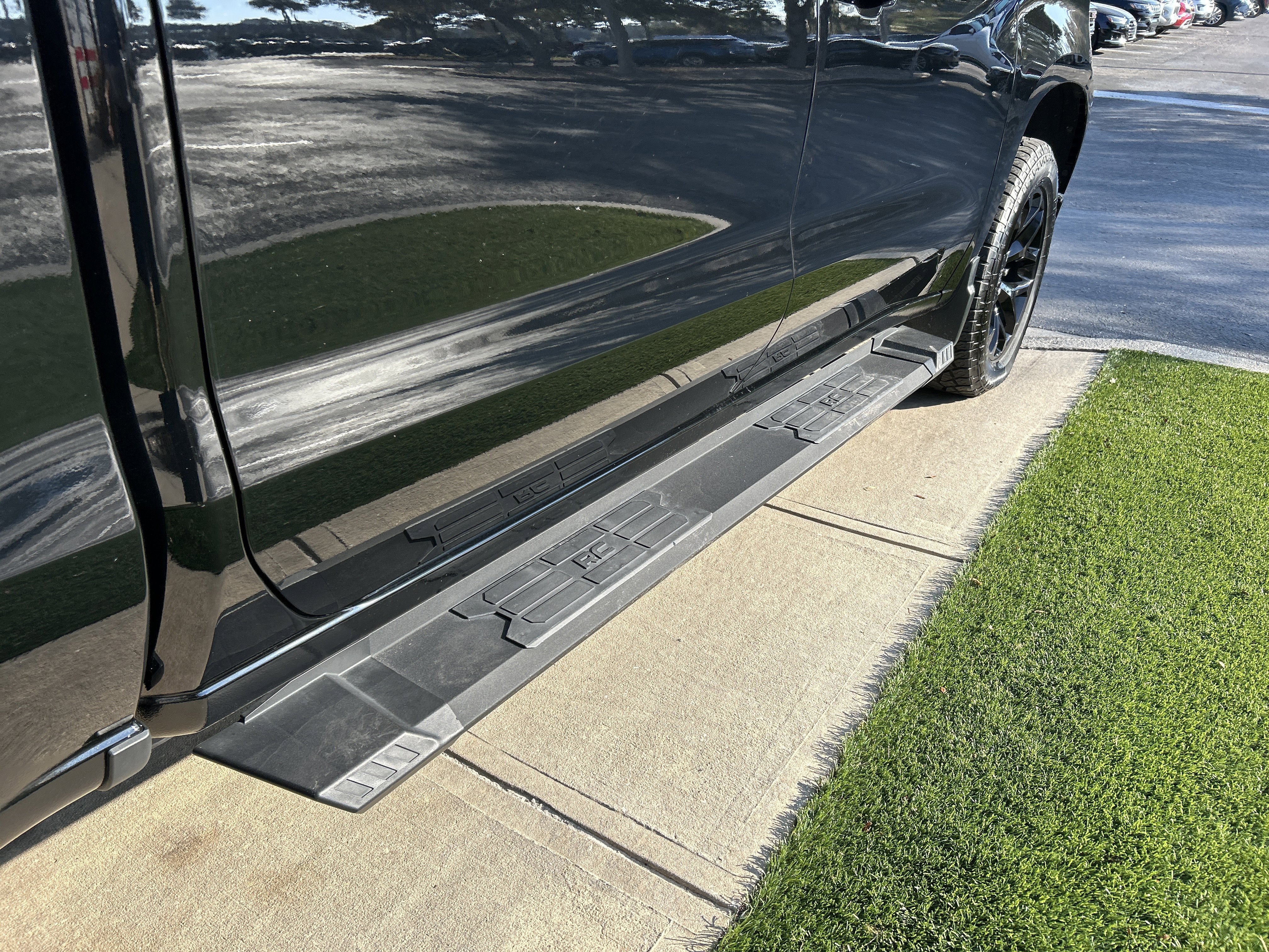 Used 2023 Chevrolet Silverado 1500 RST w/ Z71 Off-Road Package image 9