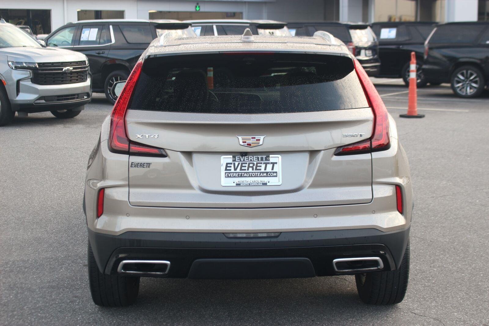 Used 2024 Cadillac XT4 Premium Luxury FWD image 6