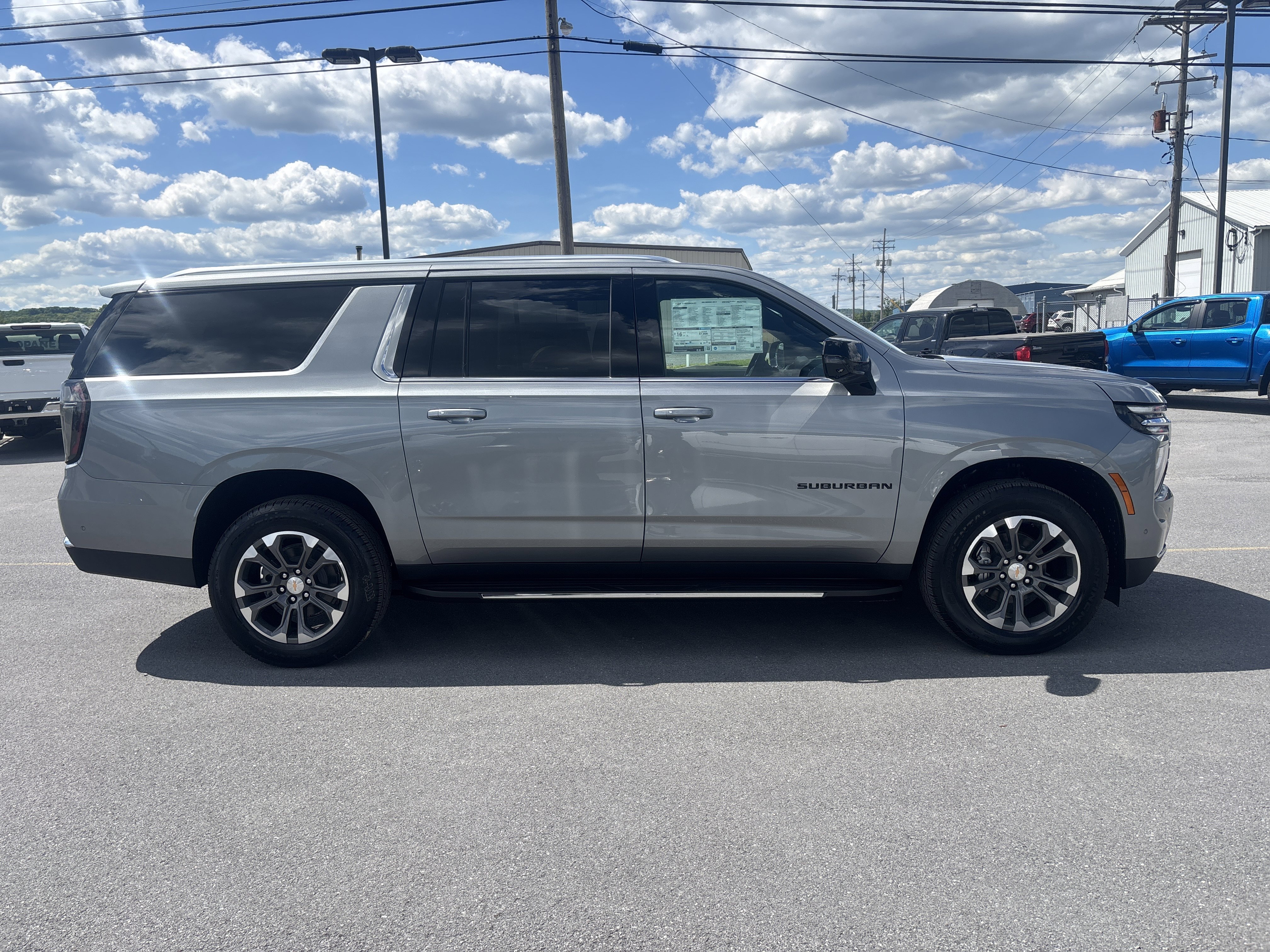 New 2026 Chevrolet Suburban LT w/ Comfort Package AWD/4WD video 2