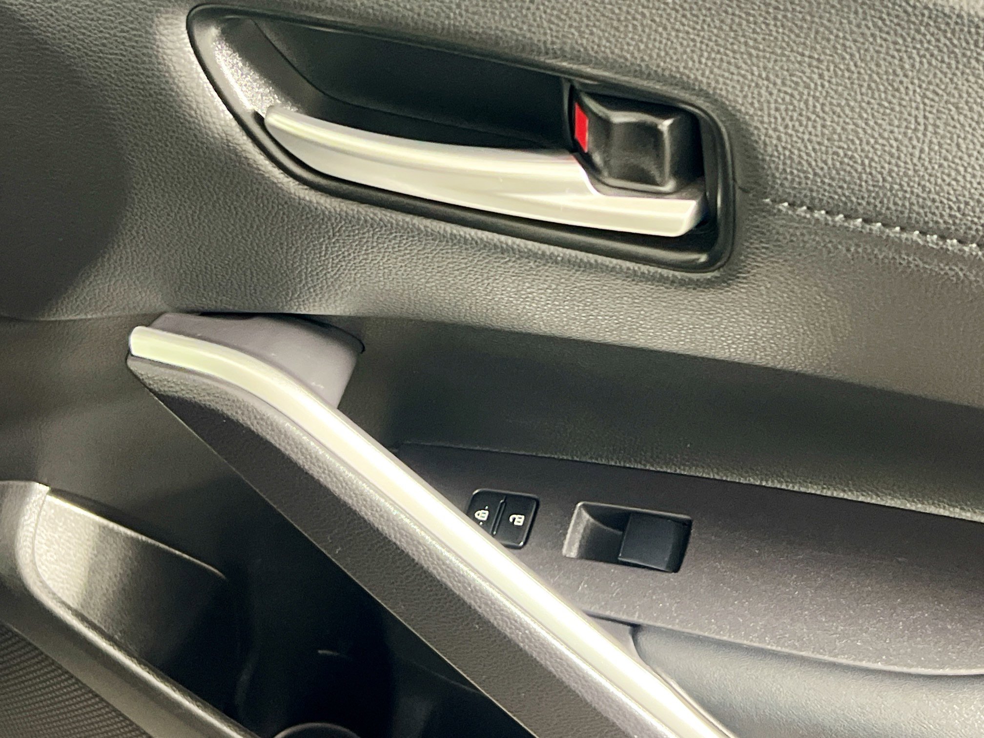 Used 2024 Toyota Corolla Cross XLE image 31