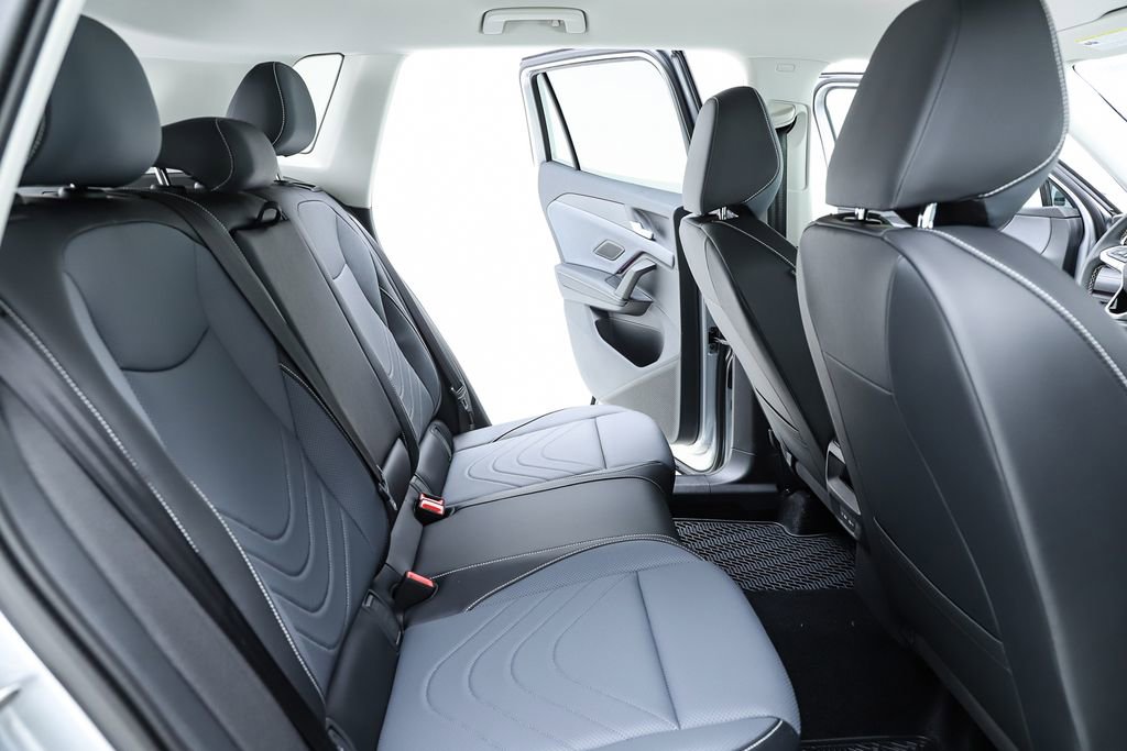 New 2026 Volkswagen Tiguan SE image 37