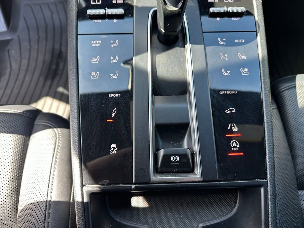 Certified 2024 Porsche Macan S image 28