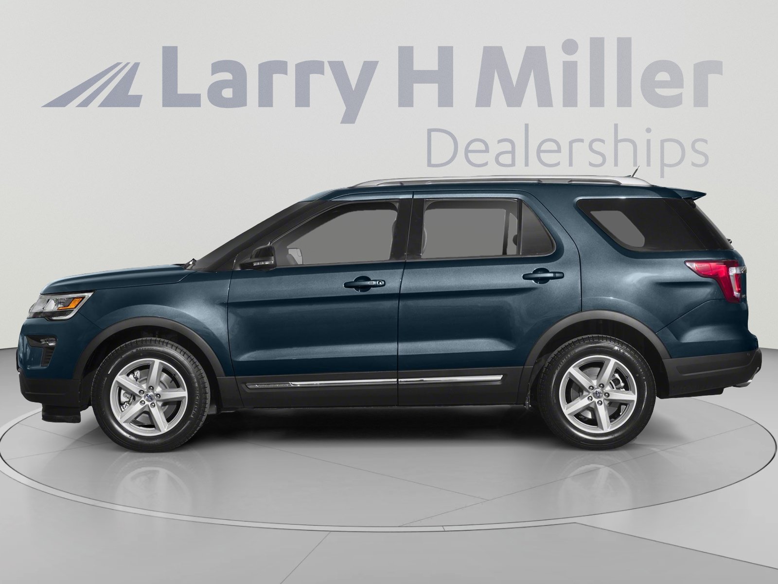 Used 2019 Ford Explorer XLT w/ Equipment Group 201A AWD/4WD image 4