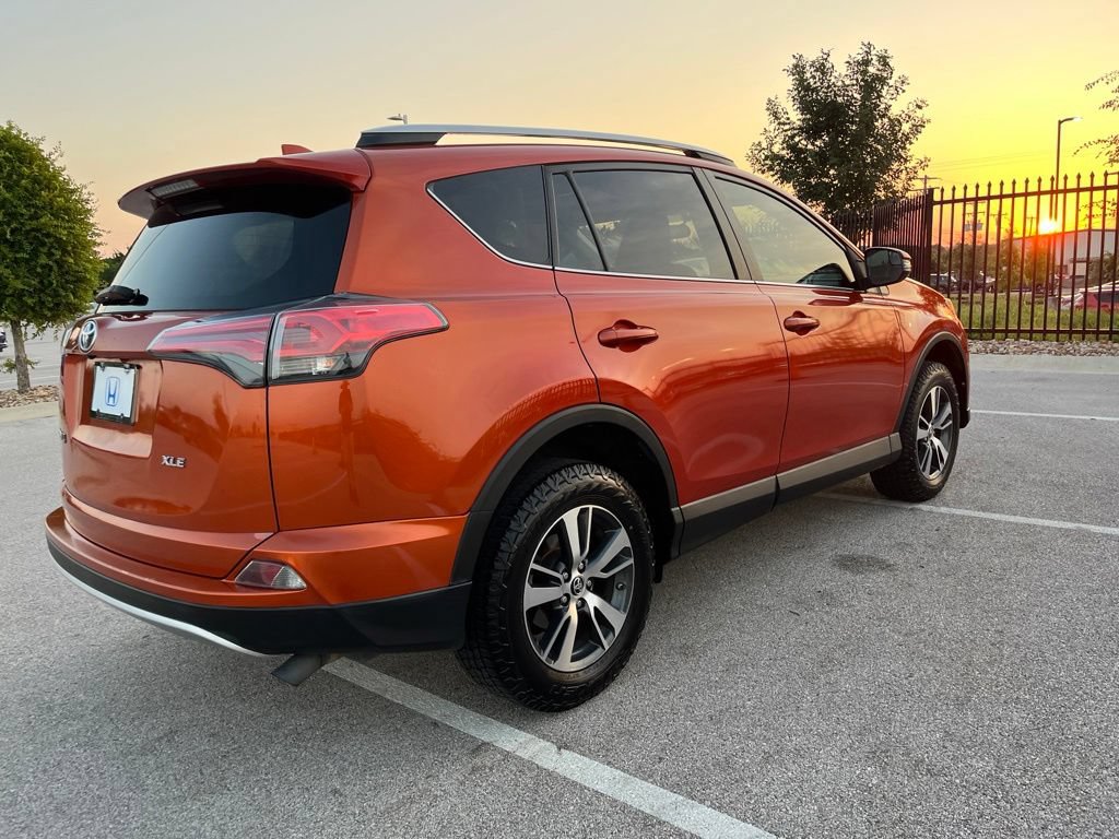 Used 2016 Toyota RAV4 XLE FWD image 4