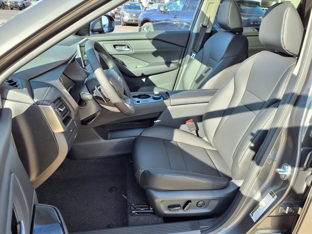 New 2026 Nissan Rogue SV image 4