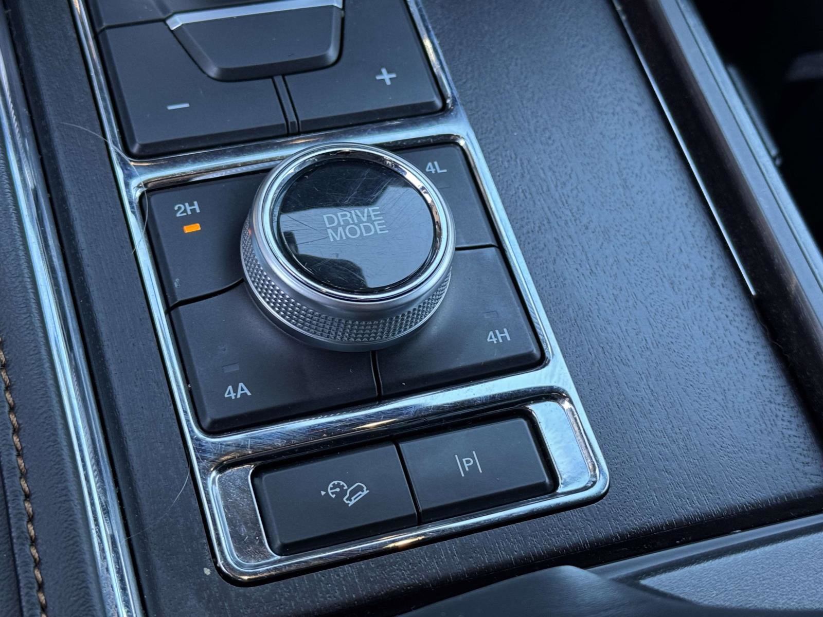 Used 2024 Ford Expedition Platinum image 27