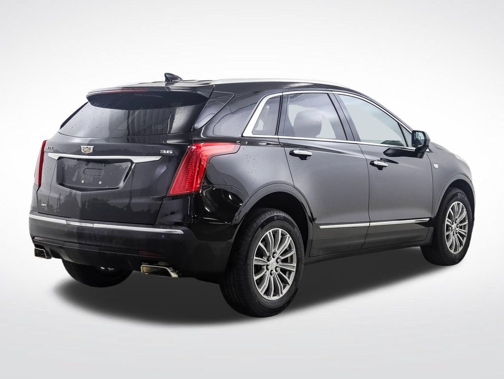 Used 2017 Cadillac XT5 Luxury w/ Driver Awareness Package AWD/4WD image 5