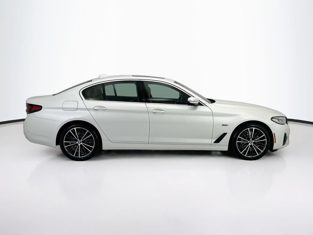 Certified 2023 BMW 530e w/ Premium Package RWD image 4